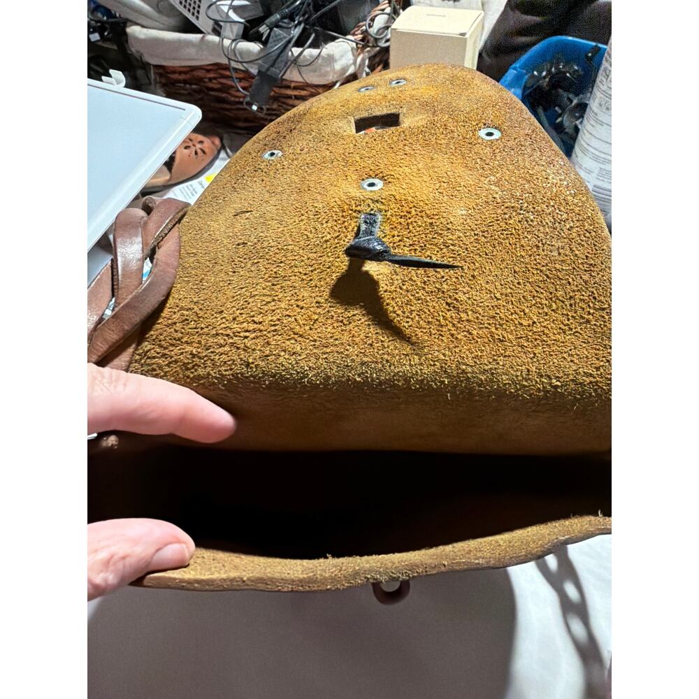 Hand Crafted Beautiful Leather Purse - Picture 3 of 6